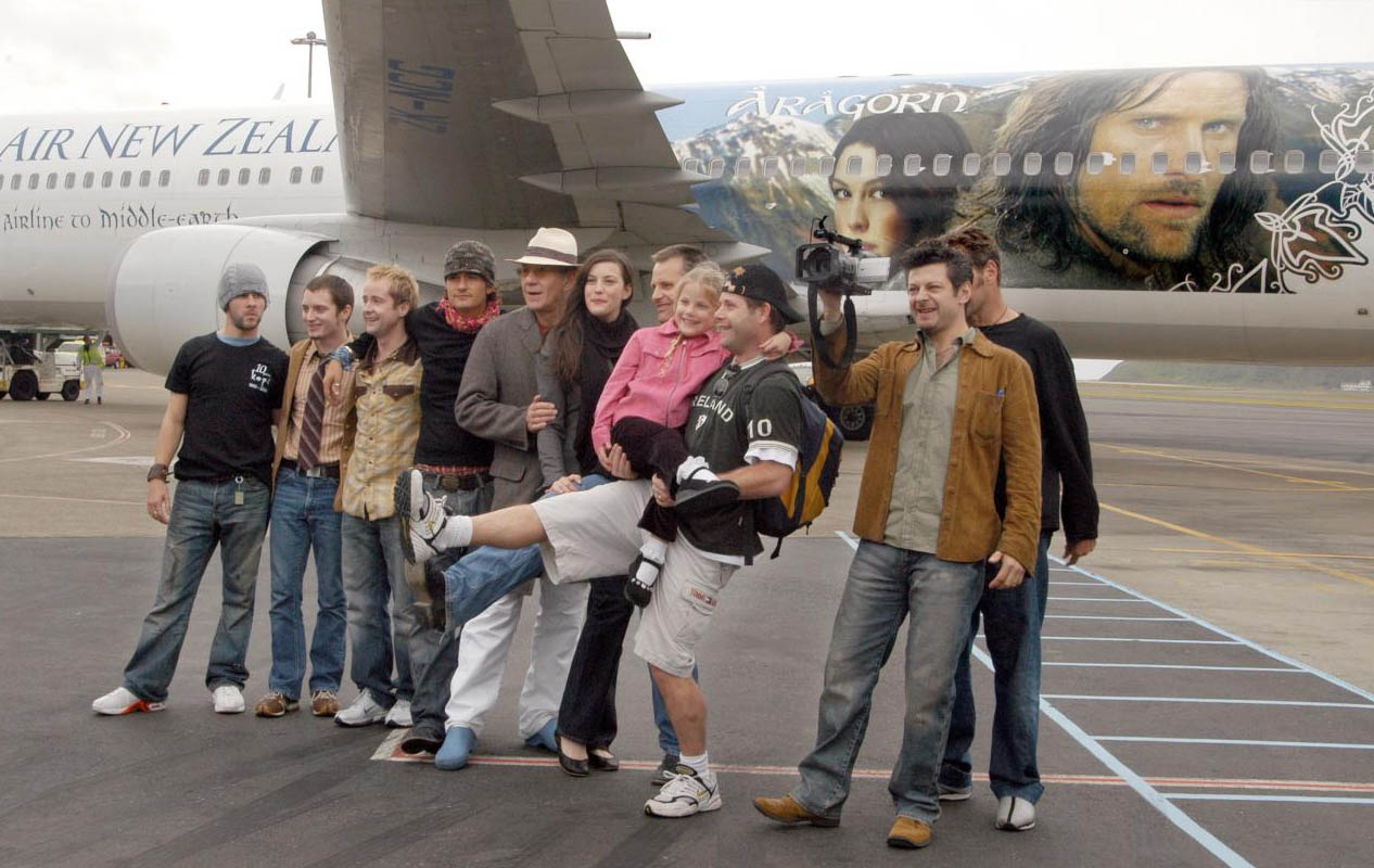 with LOTR cast - Leaving New Zealand after The Return Of The King Premiere, December 2nd 2003