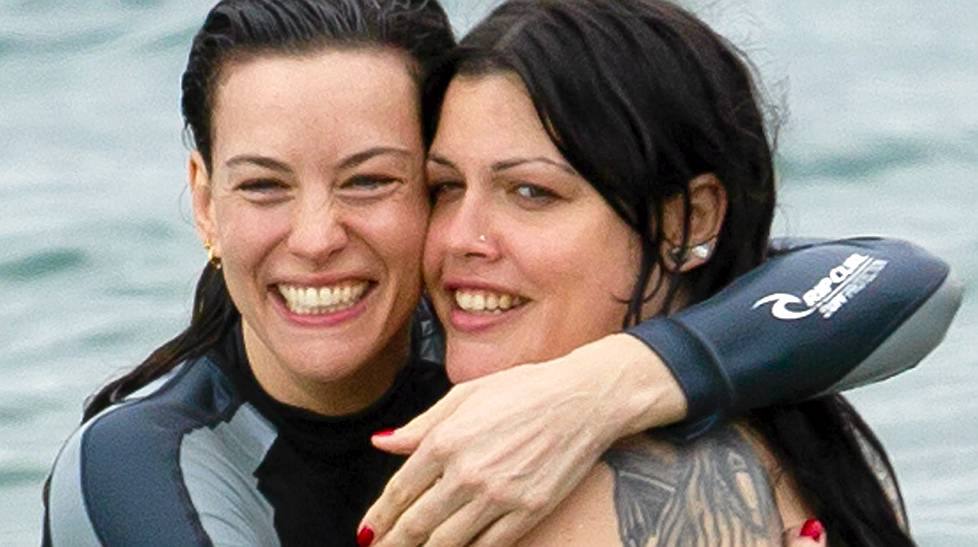 with sister - Mia Tyler