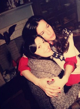 with sister - Mia Tyler