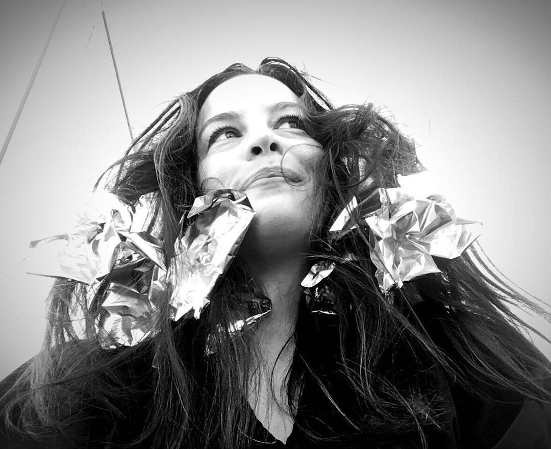 "Ohhhh happy!!! Operation put mommy back together again !!! Thank you @marierobinsonsalon for healthy new hair and nails"