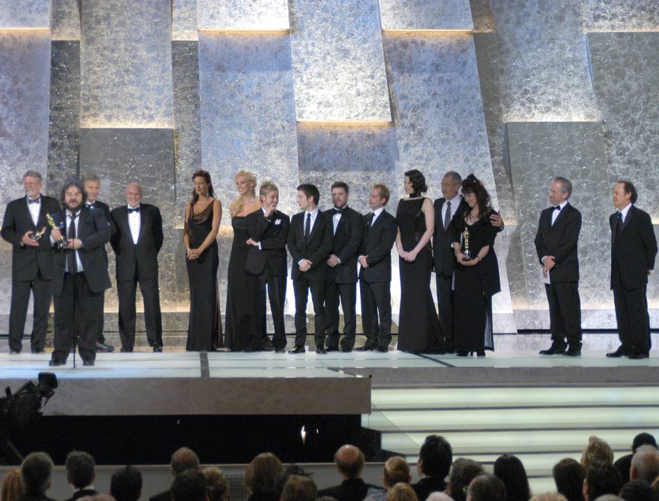 Oscars 2004 - with LOTR cast and crew after winning "Best Picture" award
