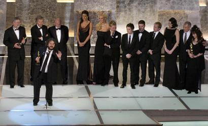 Oscars 2004 - with LOTR cast and crew after winning "Best Picture" award