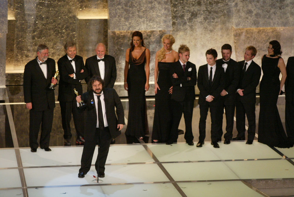 Oscars 2004 - with LOTR cast and crew after winning "Best Picture" award