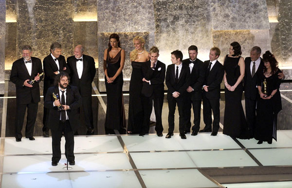 Oscars 2004 - with LOTR cast and crew after winning "Best Picture" award