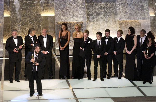 Oscars 2004 - with LOTR cast and crew after winning "Best Picture" award