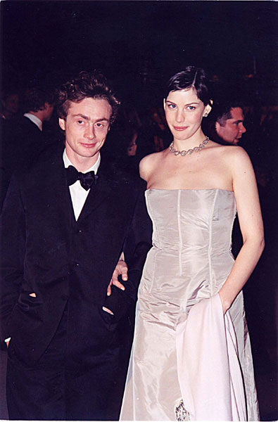 with boyfriend Royston Langdon - at Oscars 1999
