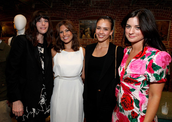 with Eva Mendes, Jessica Alba and Ilaria Urbinati
