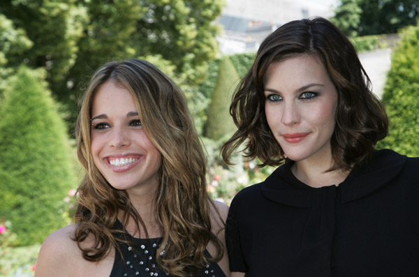 with sister - Chelsea Tyler