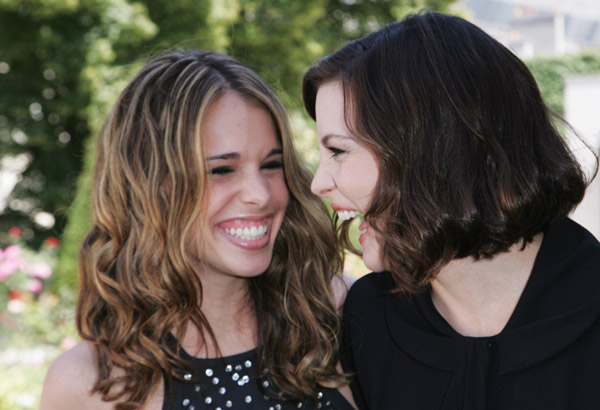 with sister - Chelsea Tyler