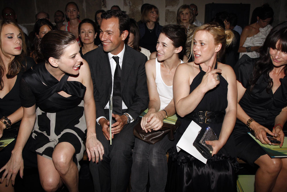 with sister Chelsea Tyler, Charlote Gainsbourg and Patricia Arquette