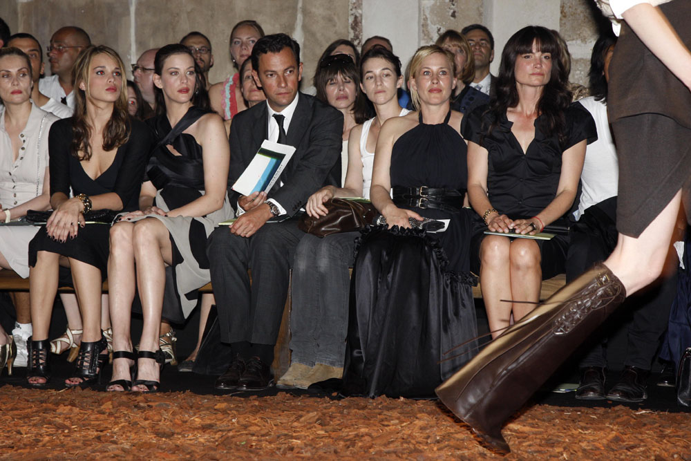 with sister Chelsea Tyler, Charlote Gainsbourg and Patricia Arquette