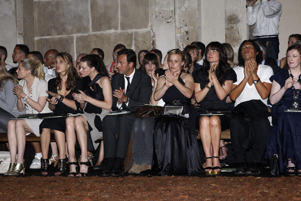 with sister Chelsea Tyler, Charlote Gainsbourg and Patricia Arquette