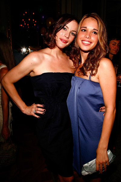 with sister - Chelsea Tyler