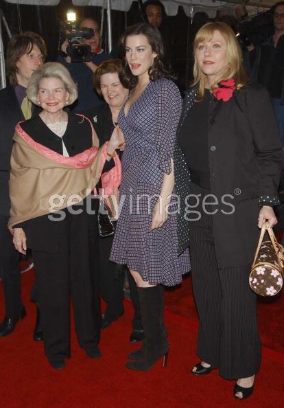 with mom Bebe, aunt Annie, grandmom Dorothea and Bebe's husband Jim - at Jersey Girl Premiere, New York, March 9th 2004