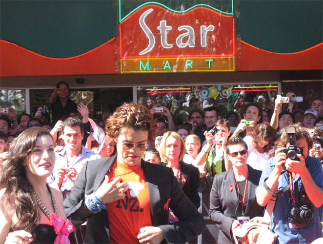 with Orlando Bloom - at The Return Of The King Premiere, Wellington, December 1st 2003