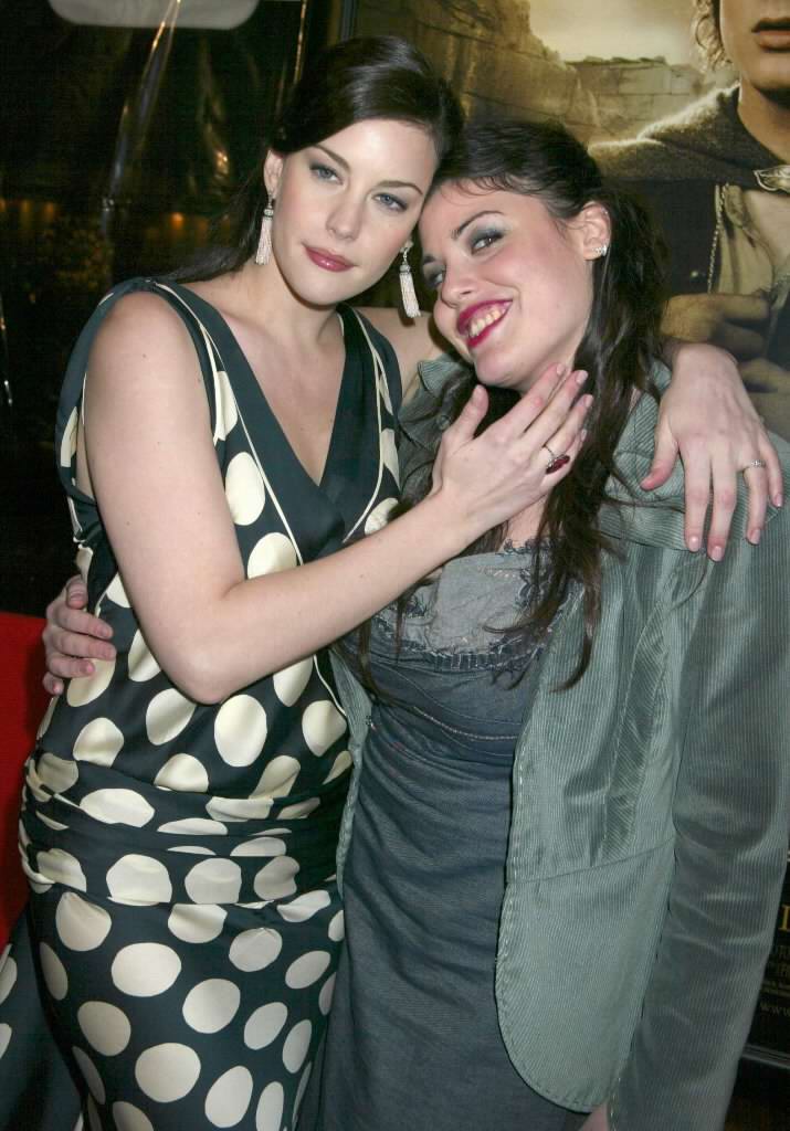 with sister Mia Tyler - at The Two Towers Premiere, New York, December 5th 2002