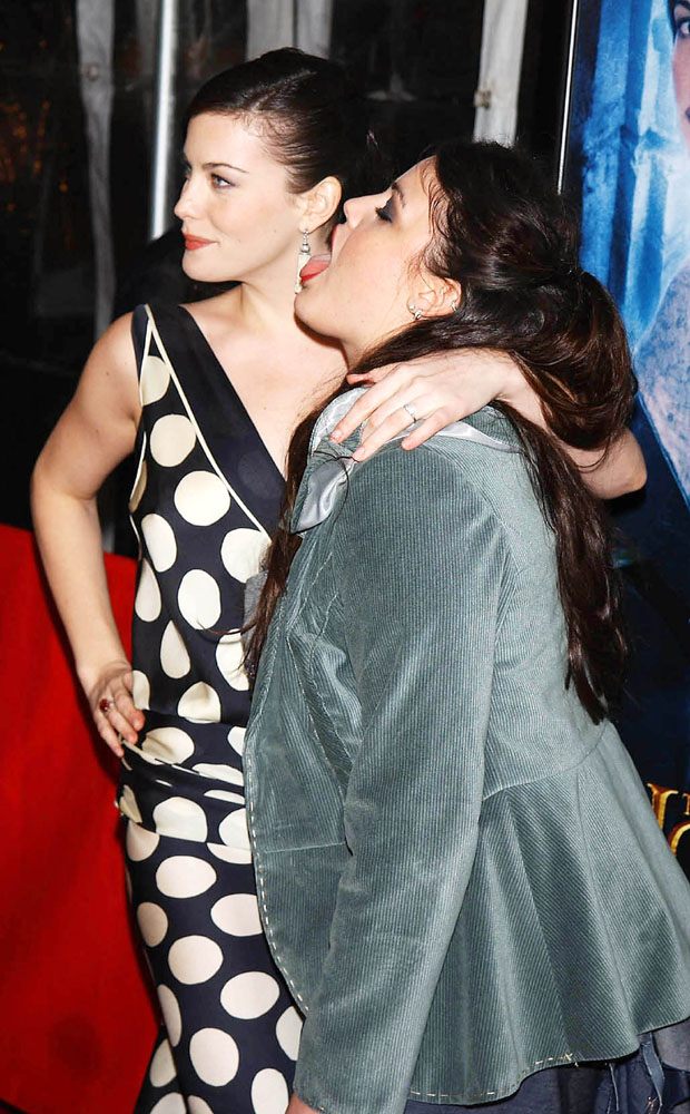 with sister - Mia Tyler