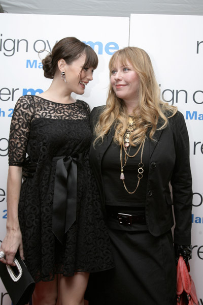 with mom - Bebe Buell