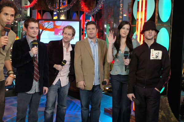 with Elijah Wood, Billy Boyd, Sean Astin and Dominic Monaghan - at MTV TRL, December 16th 2003