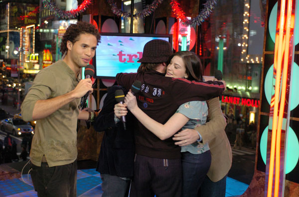 with Sean Astin and Dominic Monaghan - at MTV TRL, December 16th 2003