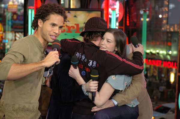 with Sean Astin and Dominic Monaghan - at MTV TRL, December 16th 2003