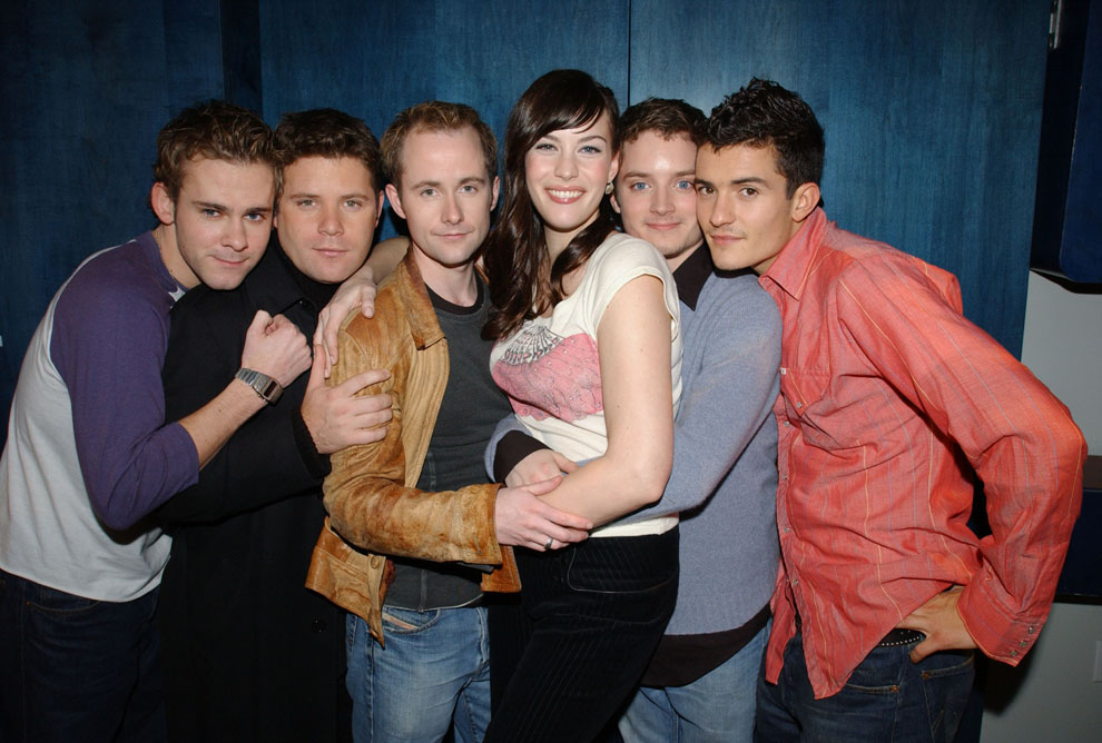 with Dominic Monaghan, Sean Astin, Billy Boid, Elijah Wood and Orlando Bloom - at MTV TRL